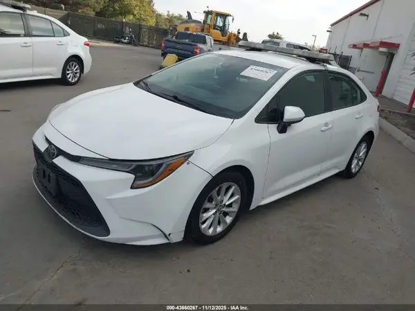 5YFVPMAE5NP281955 2022 TOYOTA COROLLA - Image 2