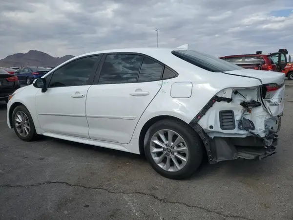 5YFVPMAE5NP292938 2022 TOYOTA COROLLA - Image 2