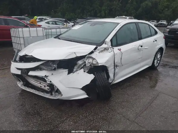 5YFVPMAE5NP313318 2022 TOYOTA COROLLA - Image 2
