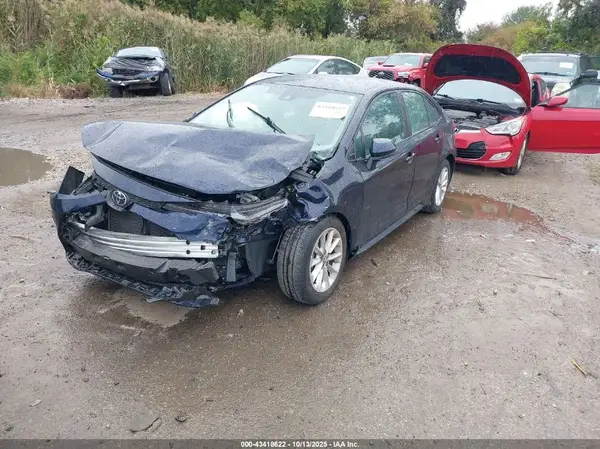 5YFVPMAE5NP356136 2022 TOYOTA COROLLA - Image 2