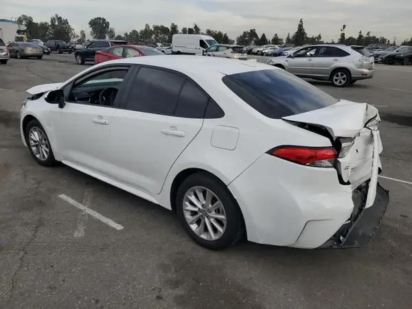 5YFVPMAE7NP338981 2022 TOYOTA COROLLA - Image 2
