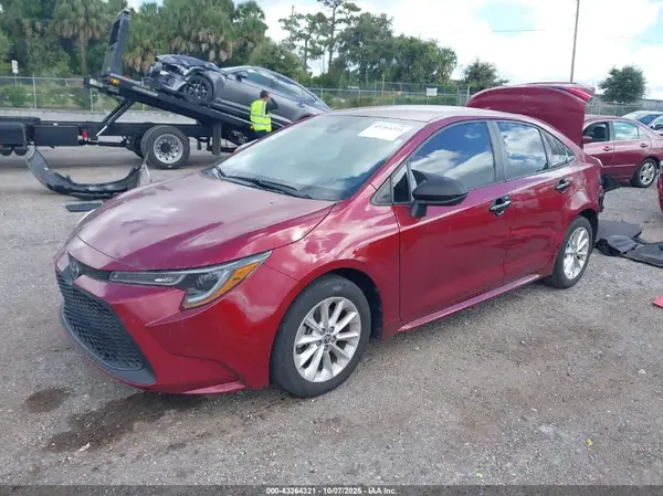 5YFVPMAE7NP366828 2022 TOYOTA COROLLA - Image 2