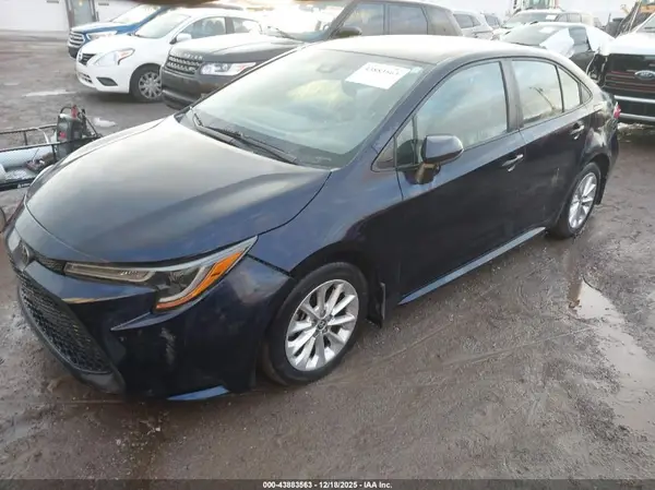 5YFVPMAE8MP161629 2021 TOYOTA COROLLA - Image 2