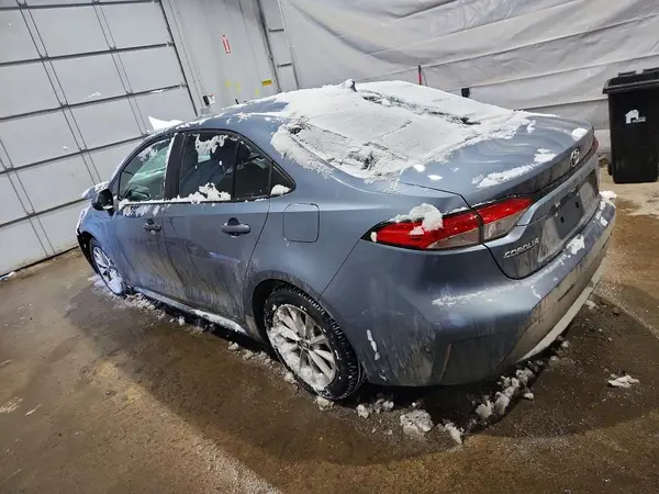 5YFVPMAE8NP309828 2022 TOYOTA COROLLA - Image 2