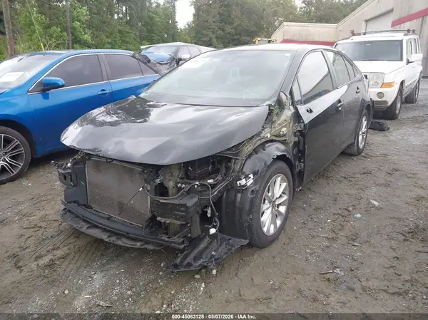 5YFVPMAEXMP230675 2021 TOYOTA COROLLA - Image 2