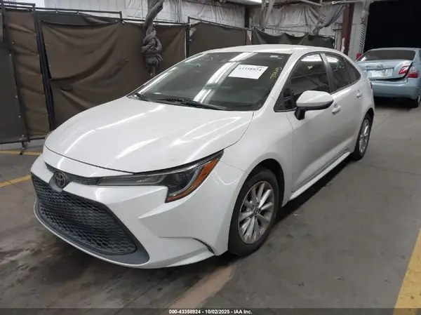 5YFVPRAE2LP138987 2020 TOYOTA COROLLA - Image 2