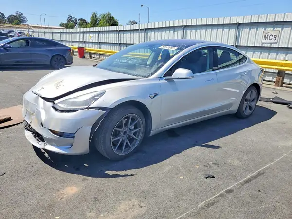 5YJ3E1EA0JF002873 2018 TESLA MODEL 3 - Image 1