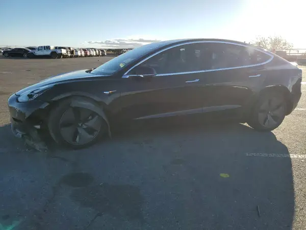 5YJ3E1EA0JF003909 2018 TESLA MODEL 3 - Image 1