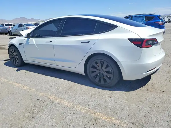 5YJ3E1EA0JF007605 2018 TESLA MODEL 3 - Image 2
