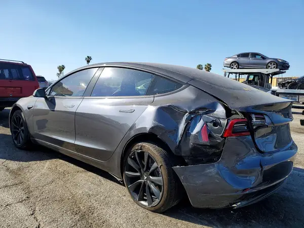 5YJ3E1EA0JF010892 2018 TESLA MODEL 3 - Image 2