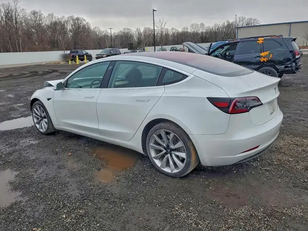 5YJ3E1EA0JF015686 2018 TESLA MODEL 3 - Image 2