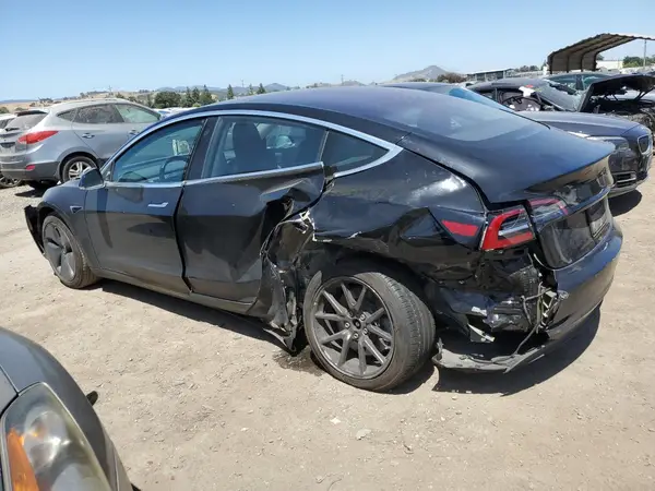 5YJ3E1EA0JF018684 2018 TESLA MODEL 3 - Image 2