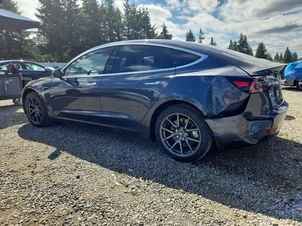 5YJ3E1EA0JF018877 2018 TESLA MODEL 3 - Image 2
