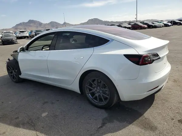 5YJ3E1EA0JF019673 2018 TESLA MODEL 3 - Image 2
