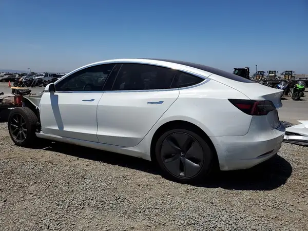 5YJ3E1EA0JF019690 2018 TESLA MODEL 3 - Image 2