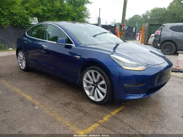 5YJ3E1EA0JF031189 2018 TESLA MODEL 3 - Image 1