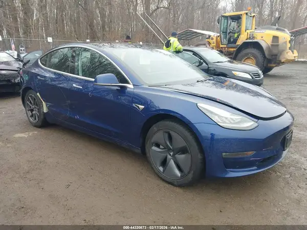 5YJ3E1EA0JF031788 2018 TESLA MODEL 3 - Image 1