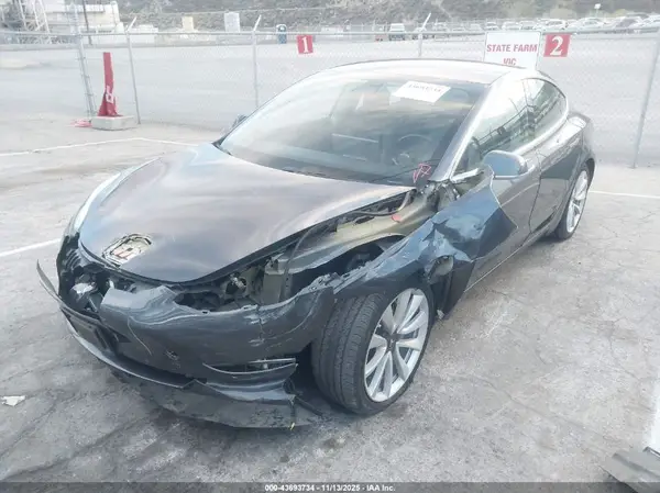 5YJ3E1EA0JF033217 2018 TESLA MODEL 3 - Image 2