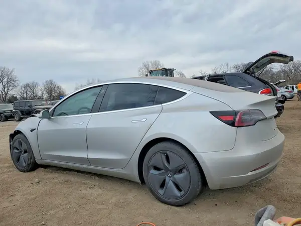 5YJ3E1EA0JF034822 2018 TESLA MODEL 3 - Image 2