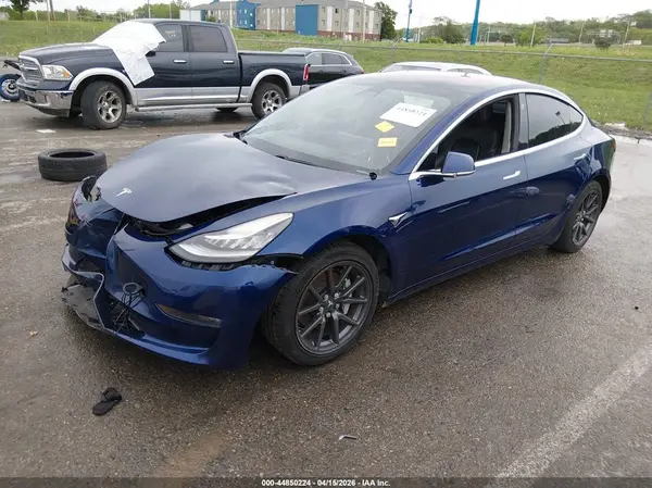 5YJ3E1EA0JF037123 2018 TESLA MODEL 3 - Image 2