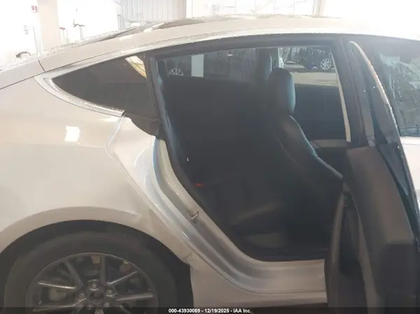 5YJ3E1EA0JF037445 2018 TESLA MODEL 3 - Image 8