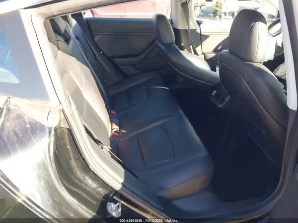 5YJ3E1EA0JF039518 2018 TESLA MODEL 3 - Image 8