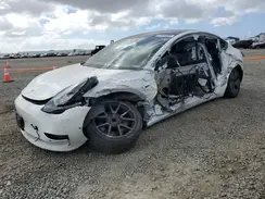 5YJ3E1EA0JF052009 2018 TESLA MODEL 3