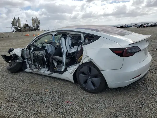 5YJ3E1EA0JF052009 2018 TESLA MODEL 3 - Image 2