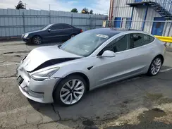 5YJ3E1EA0JF053144 2018 TESLA MODEL 3