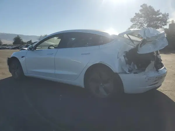 5YJ3E1EA0JF053855 2018 TESLA MODEL 3 - Image 2