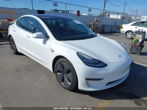 5YJ3E1EA0JF060532 2018 TESLA MODEL 3 - Image 1