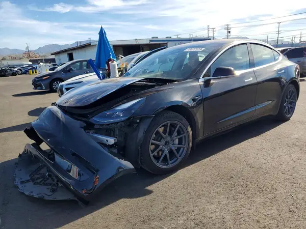 5YJ3E1EA0JF070364 2018 TESLA MODEL 3 - Image 1