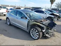 5YJ3E1EA0JF098892 2018 TESLA MODEL 3