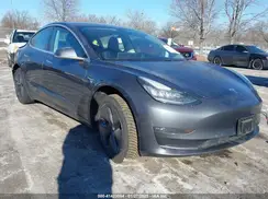 5YJ3E1EA0JF153700 2018 TESLA MODEL 3