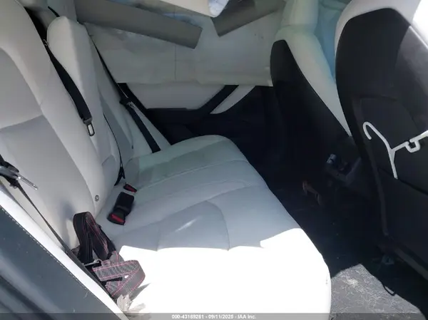 5YJ3E1EA0JF155267 2018 TESLA MODEL 3 - Image 8