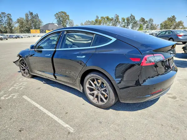5YJ3E1EA0JF157309 2018 TESLA MODEL 3 - Image 2