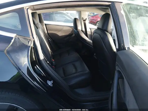 5YJ3E1EA0JF157469 2018 TESLA MODEL 3 - Image 8