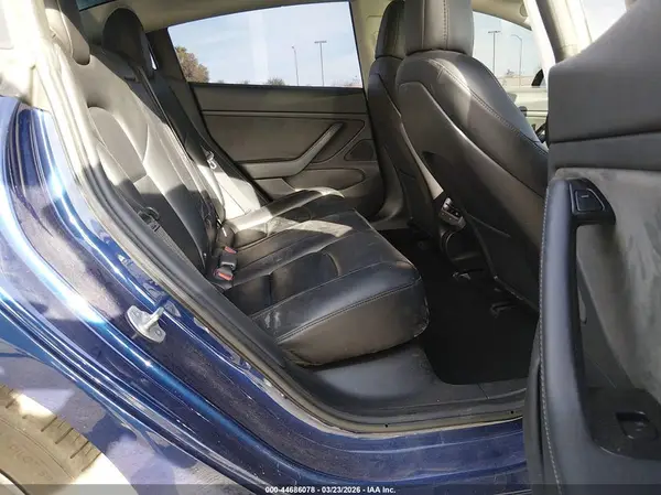 5YJ3E1EA0JF160548 2018 TESLA MODEL 3 - Image 8