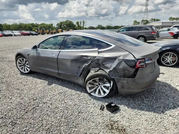 5YJ3E1EA0JF163496 2018 TESLA MODEL 3 - Image 2