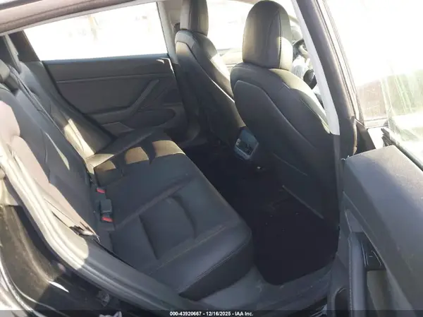 5YJ3E1EA0JF165765 2018 TESLA MODEL 3 - Image 8