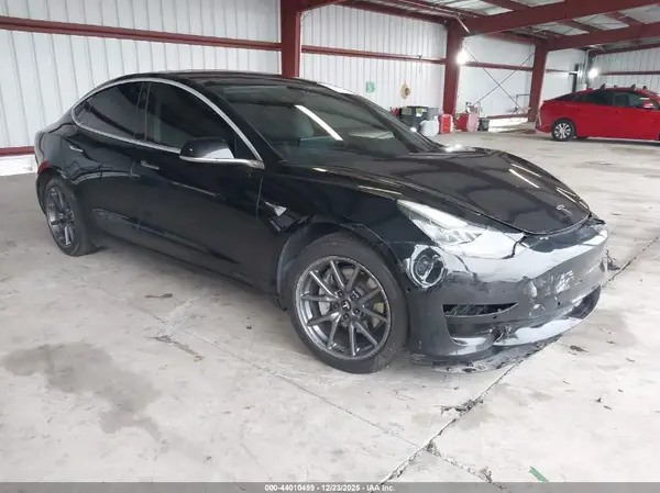 5YJ3E1EA0JF171632 2018 TESLA MODEL 3 - Image 1