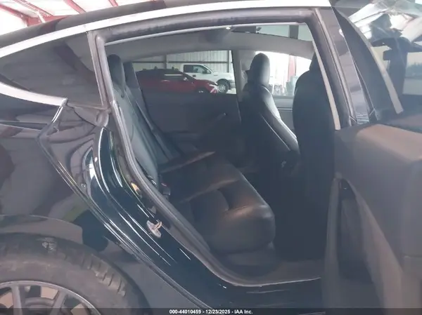 5YJ3E1EA0JF171632 2018 TESLA MODEL 3 - Image 8