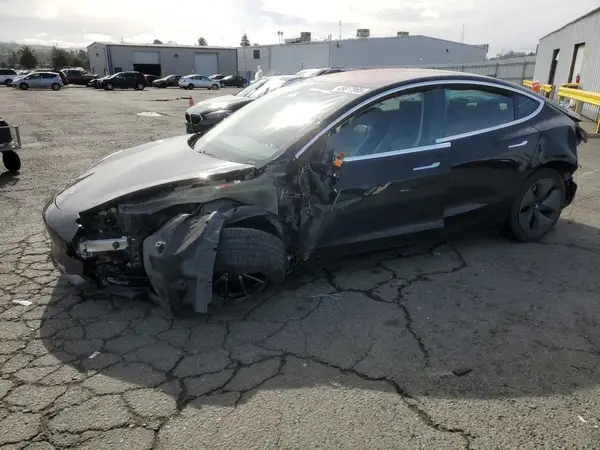 5YJ3E1EA0JF172084 2018 TESLA MODEL 3 - Image 1