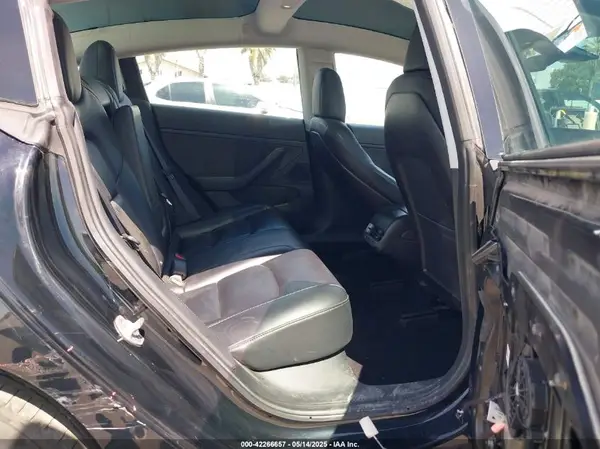 5YJ3E1EA0JF172263 2018 TESLA MODEL 3 - Image 8