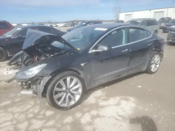 5YJ3E1EA0JF179410 2018 TESLA MODEL 3 - Image 1