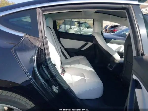 5YJ3E1EA0KF302432 2019 TESLA MODEL 3 - Image 8