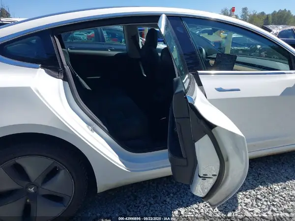 5YJ3E1EA0KF310031 2019 TESLA MODEL 3 - Image 8