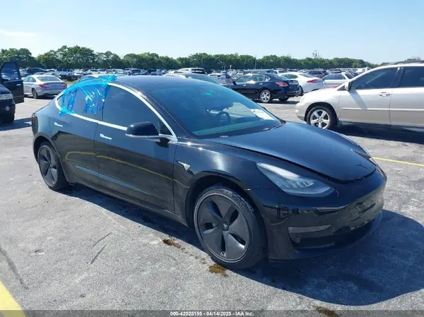 5YJ3E1EA0KF317058 2019 TESLA MODEL 3 - Image 1