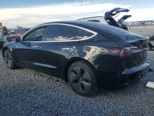 5YJ3E1EA0KF394660 2019 TESLA MODEL 3 - Image 2