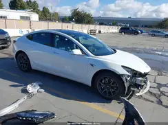 5YJ3E1EA0KF397140 2019 TESLA MODEL 3
